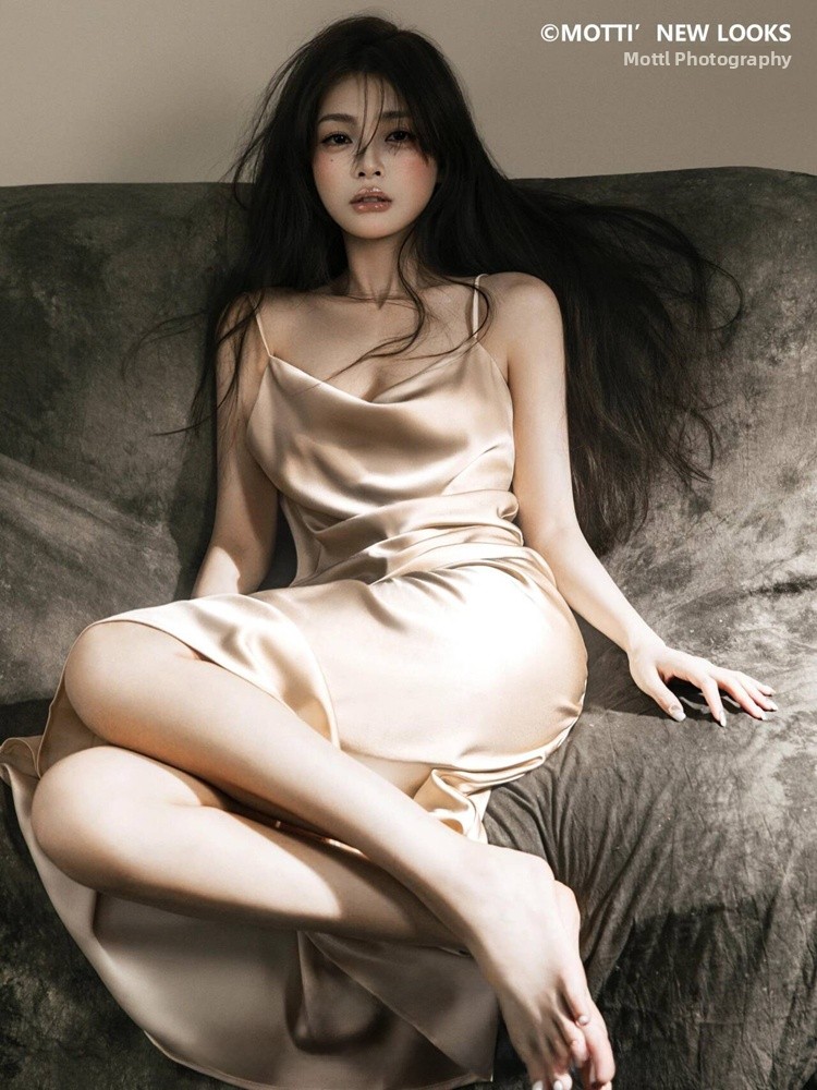 Lighting In Photography Studio - 2026年新作スタジオポートレート写真 冷たい雰囲気の光と影 感情表現 ホームガール パーソナルアート写真 衣装