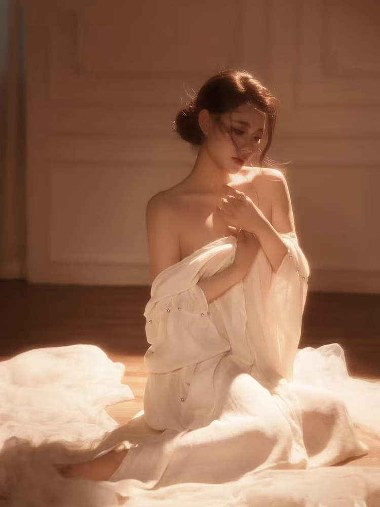 スタジオニュースタイルガール雰囲気光と影の写真美しい気分ファ - Photography Lighting Mood のレビューと価格